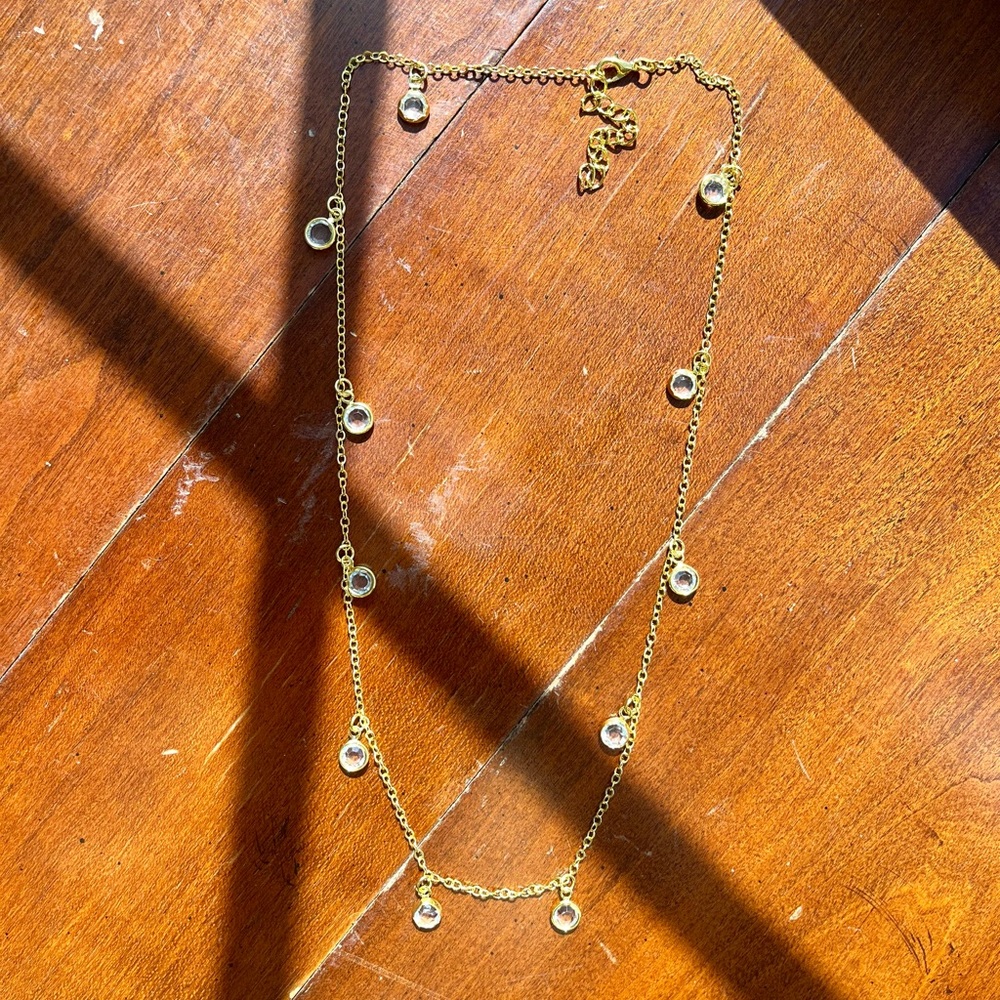 Kendra Scott gold necklace - Picture 2 of 2